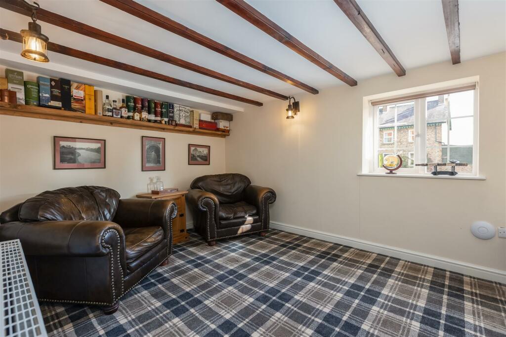 Greystones Snug-1.jpg