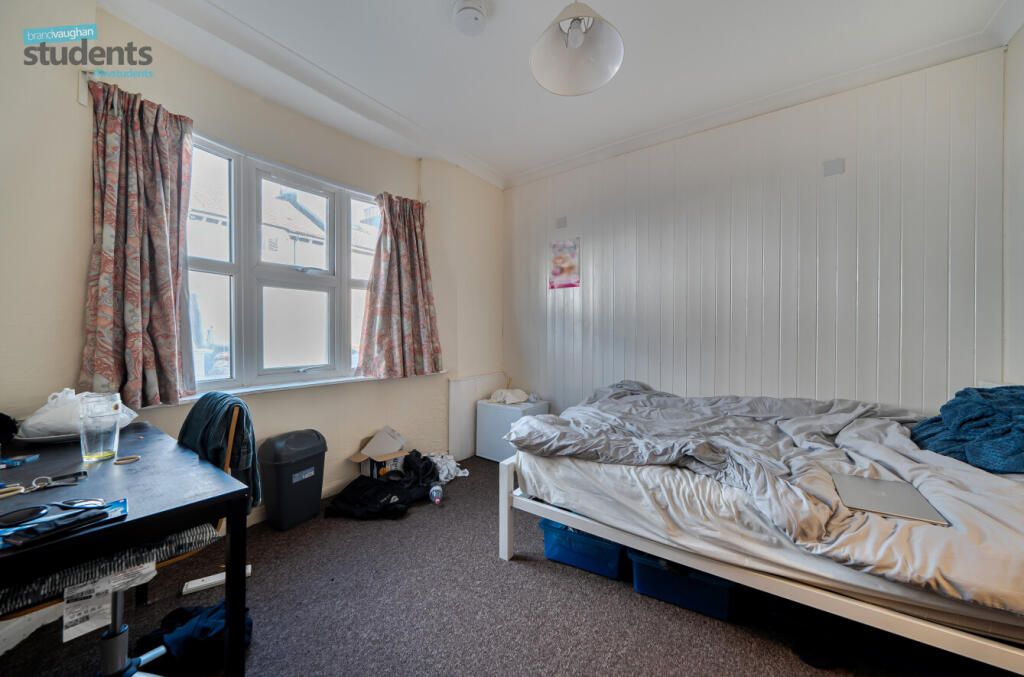 c2d79292-a598-435...