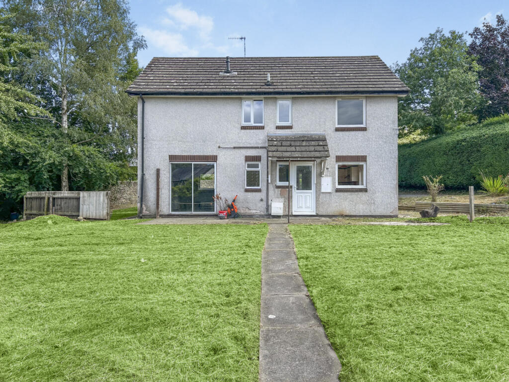 Detached 4 Bedroom House