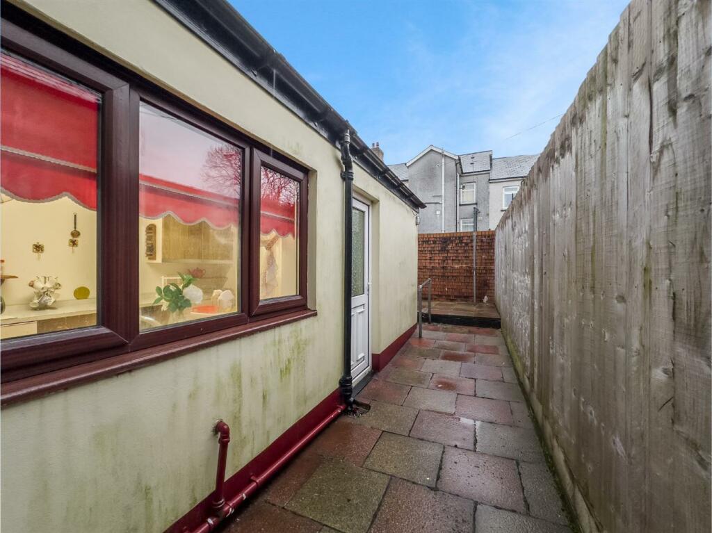 3 Lower Waun Street 3.jpg