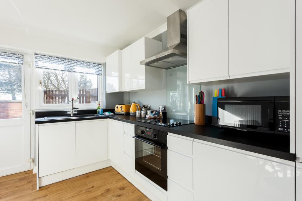 12 Catalina Drive-ph20_web 300.jpg