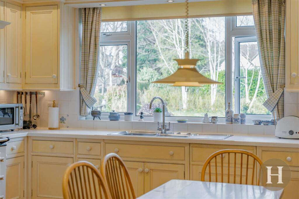 Hadleigh Estate Agents-61.jpg