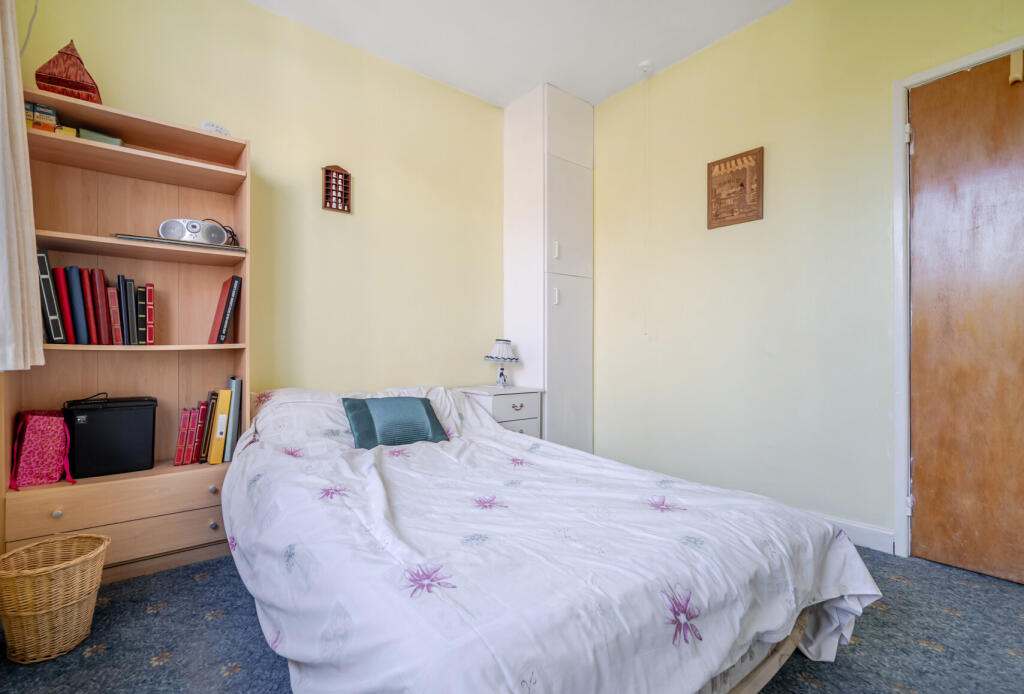 1359399-18-68da45...