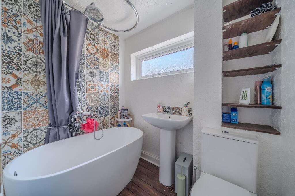 6 Canberra Close-6.jpg