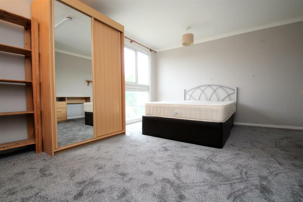 Bedroom 4.JPG