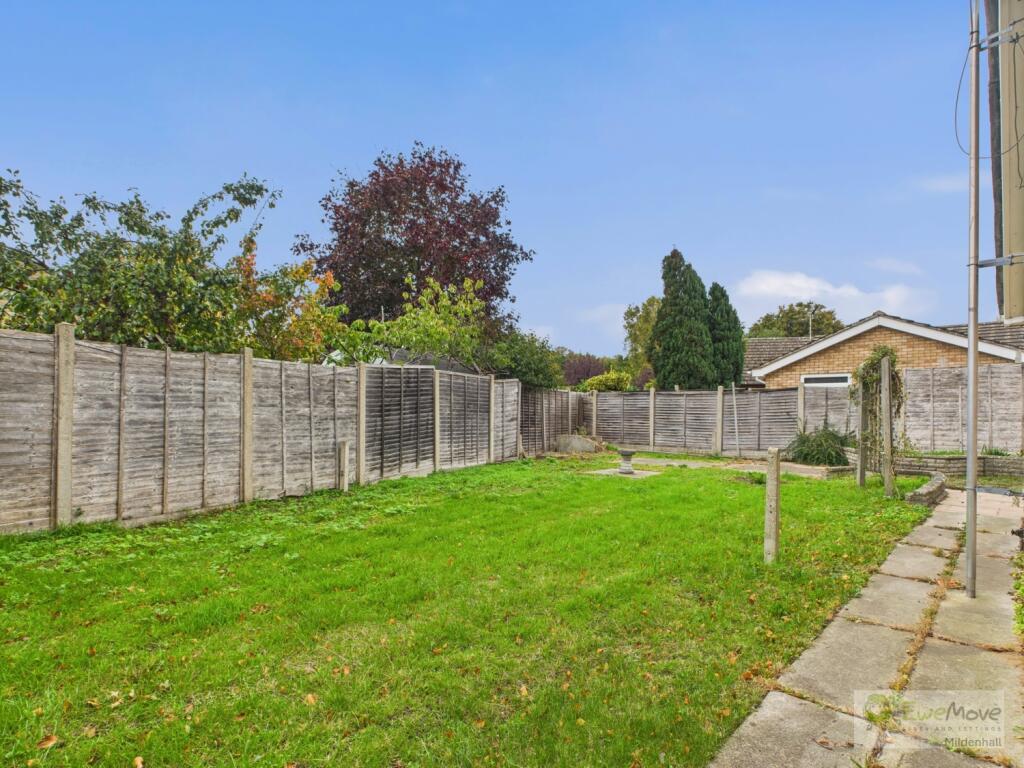 Thetford Road EweMove Mildenhall garden 2