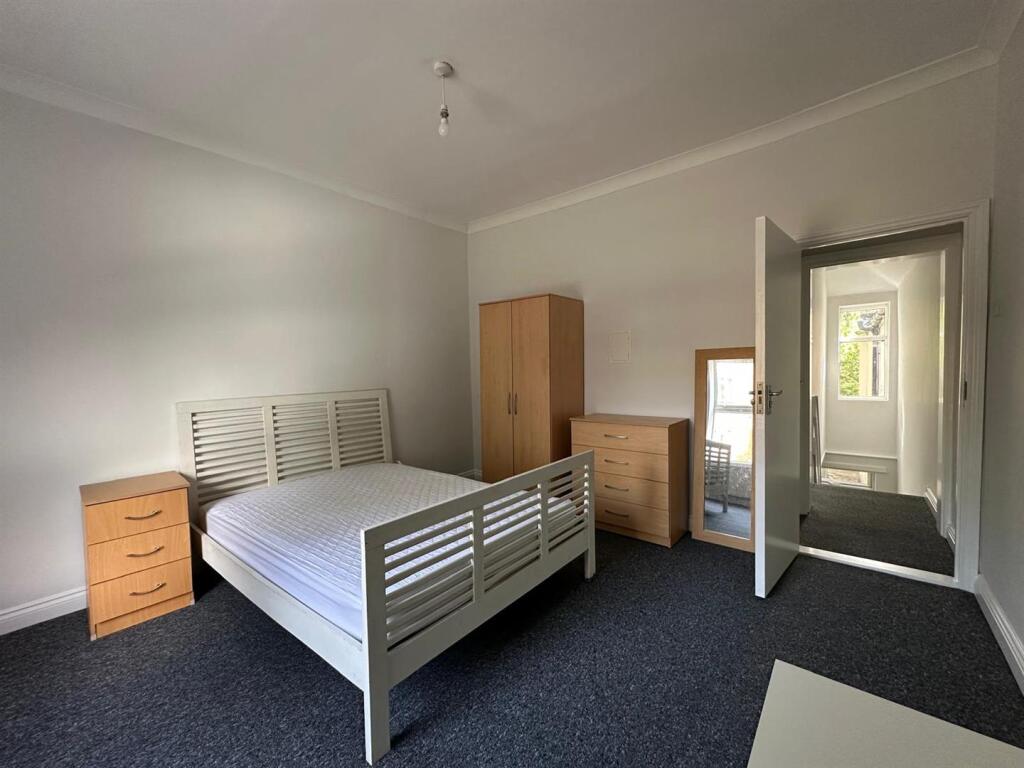bed3.1.jpg