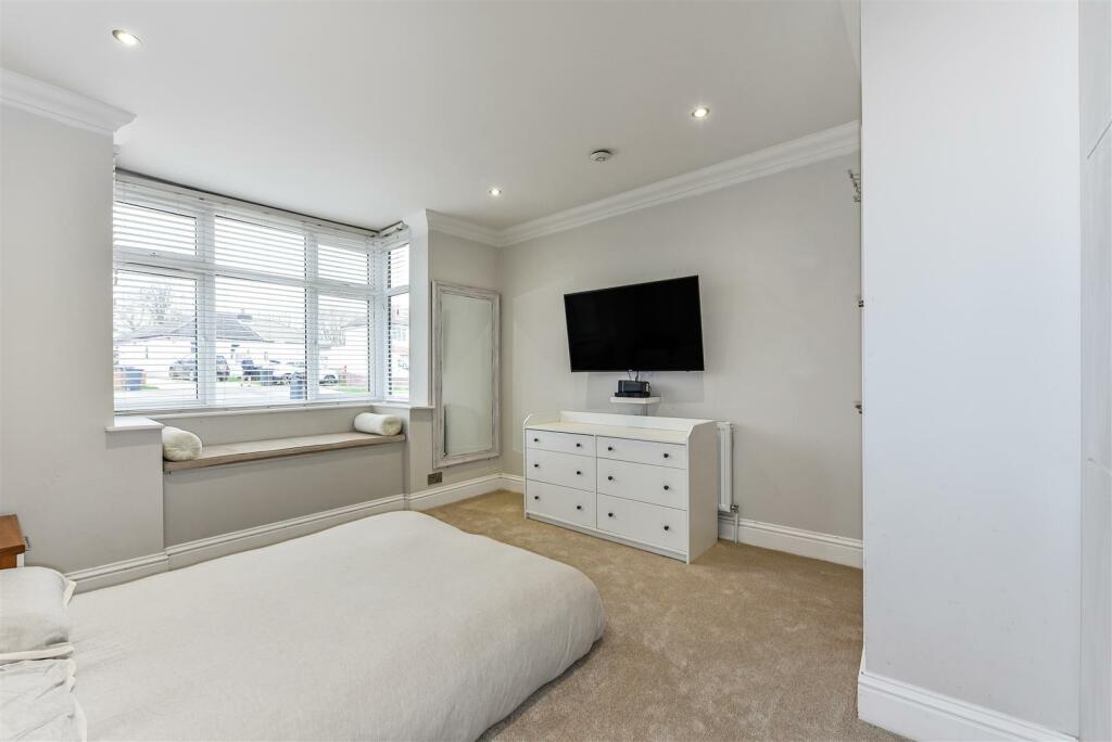 Master Bedroom.jpg