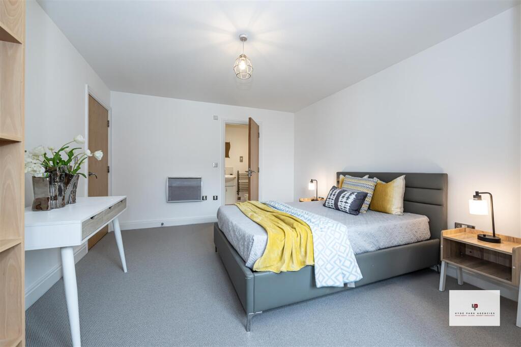 Regents Park Road 10@208-016 HR - HPA.jpg