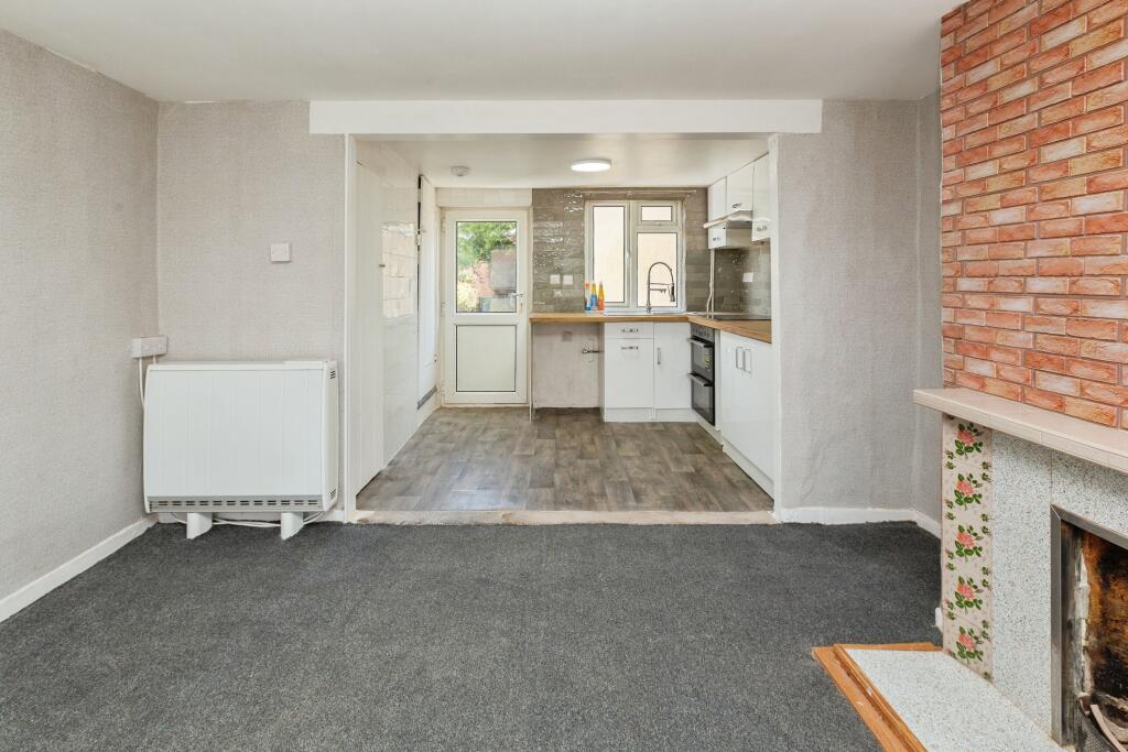 2025-04-12-80brookstreetastonclintonaylesburyhp225et-1001787980-1466