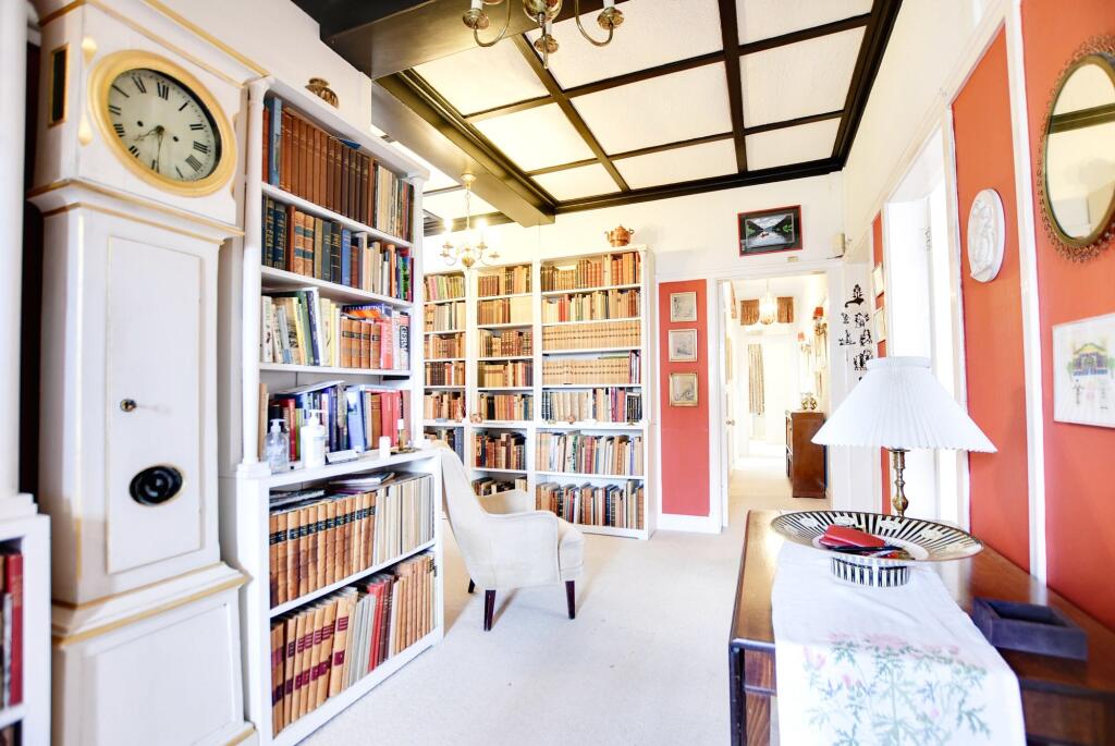 L-Shaped Entrance Hall