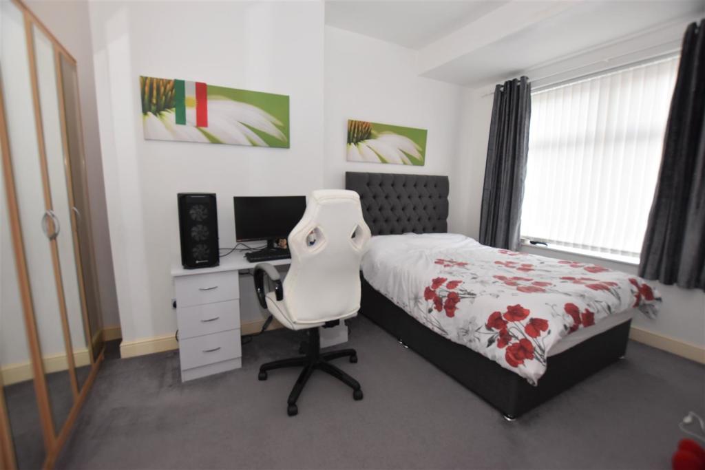 Bedroom One.jpg