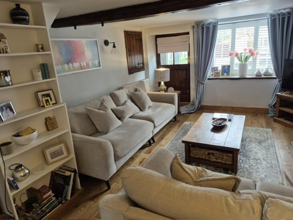 Living Room 1 (2)