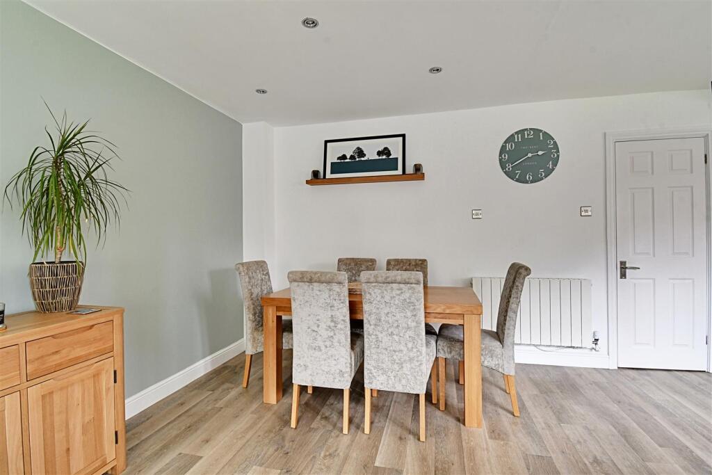 Dining Area 2.jpg