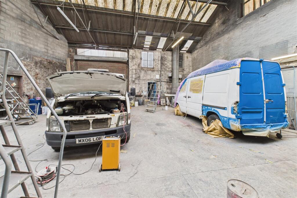 Hallen Motor Company, Collins Street, Avonmouth, B