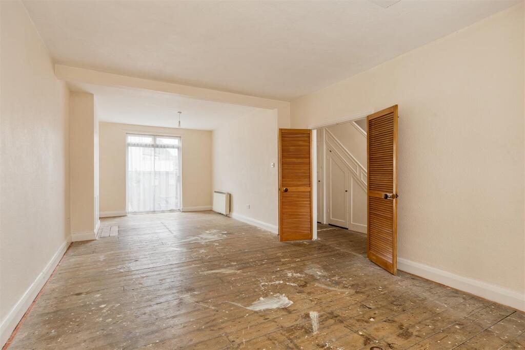 Hall Lane, E4