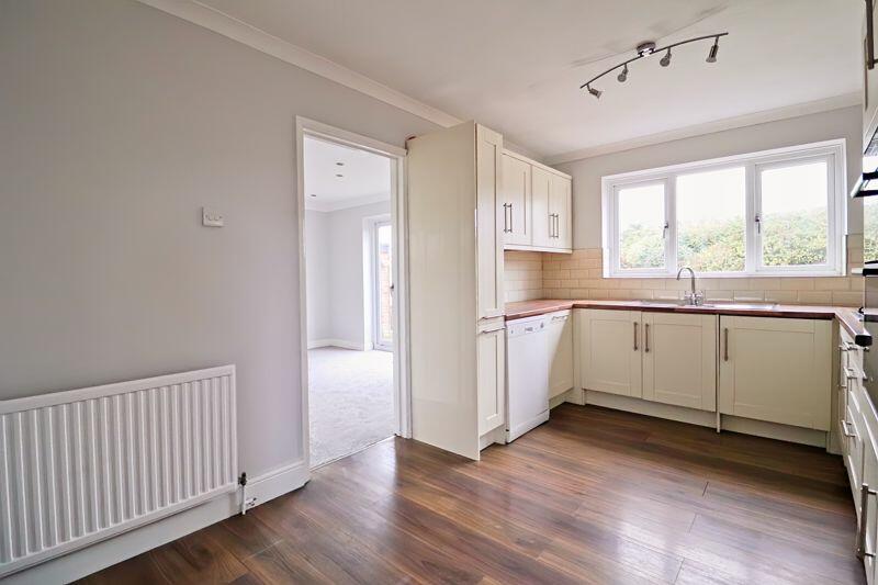 Kitchen / Breakfast Room