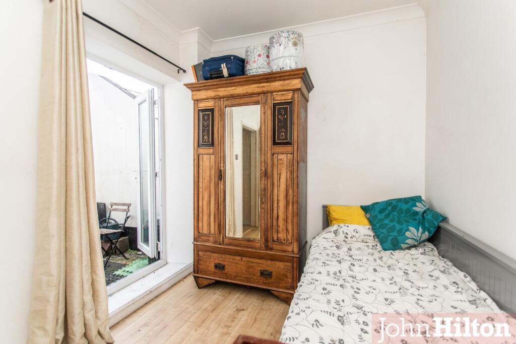 Gloucester Road40.jpg