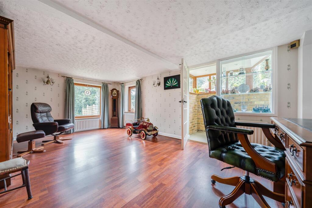 Study/office reception 3