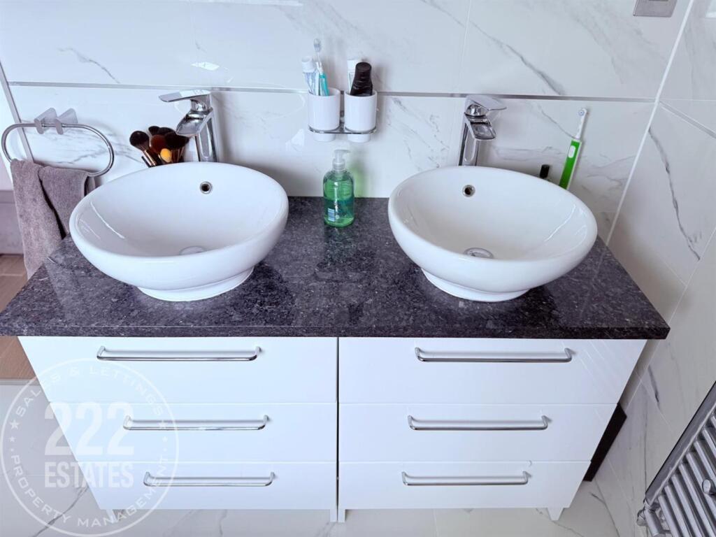 PHOTO-2025-10-20-13-51-11 (35).jpg