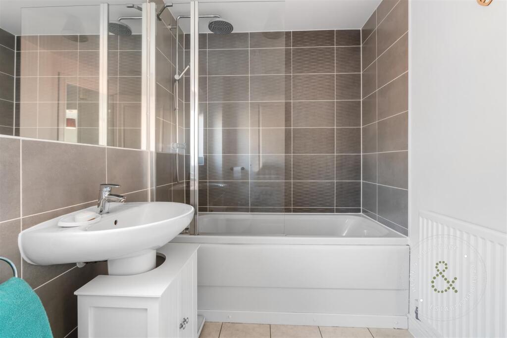 Int, Heol Bennett, Hern Crabtree (18).jpg