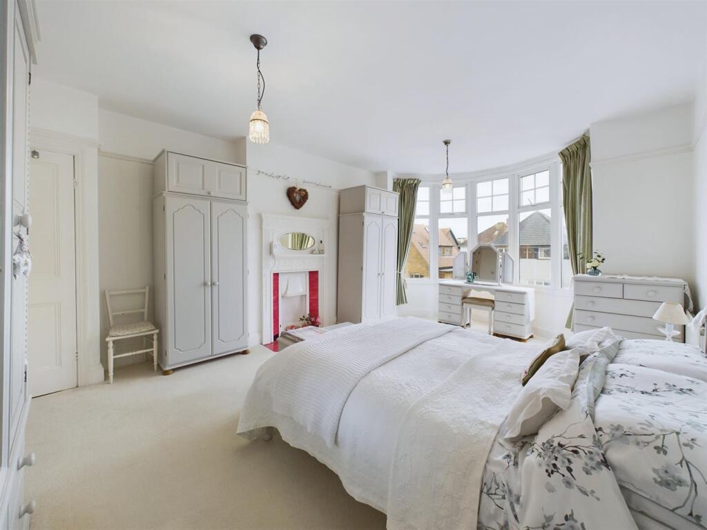 Bedroom: