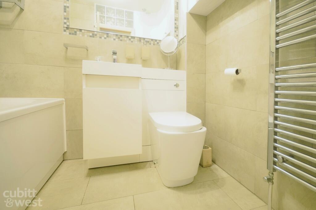 d2db82d7-bathroom