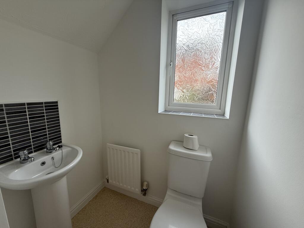 Cloakroom/wc