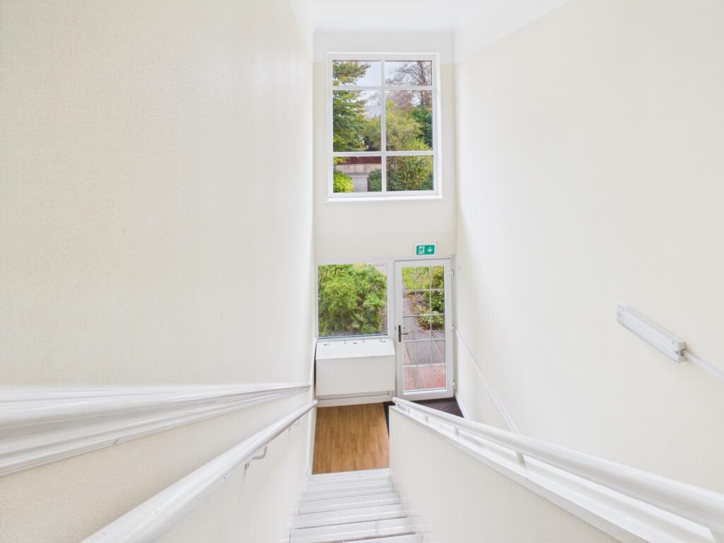 CAM02386G0-PR0148-STILL009