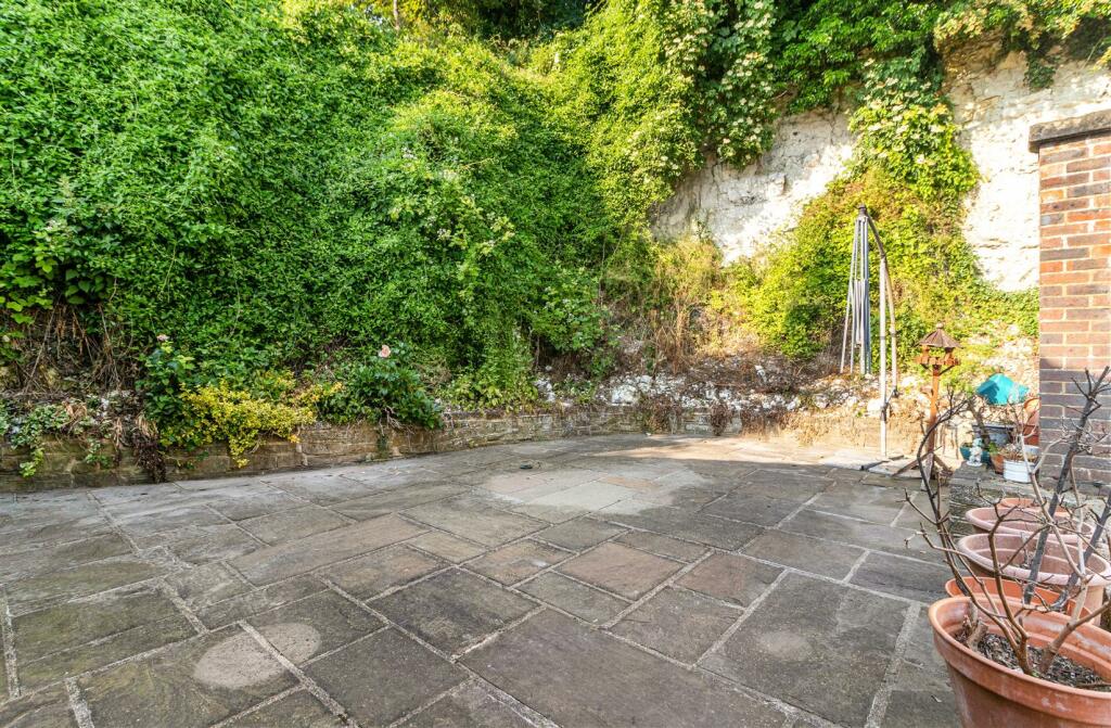 REAR GARDEN.jpg