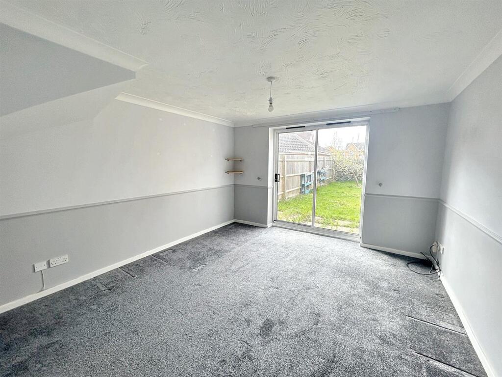 Living room 1.jpg