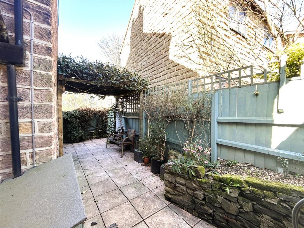 courtyard garden.JPG