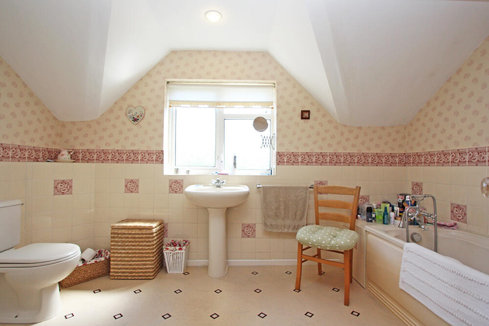 Large en-suite