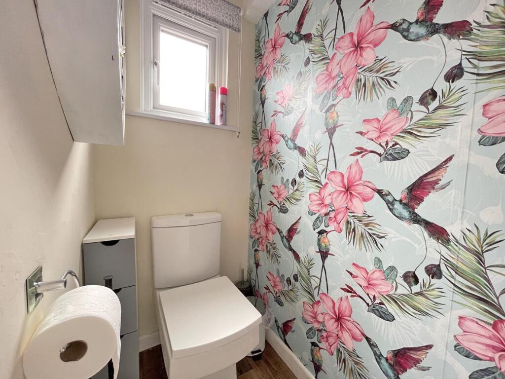 Budshead Road 121 - En Suite.jpg