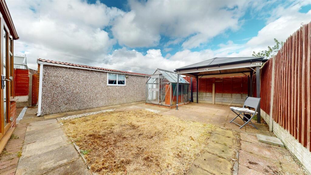 Hyacinth Close Rear Garden