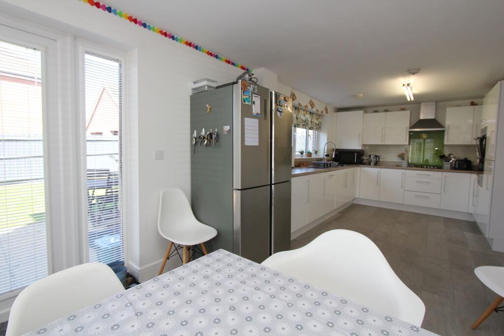 Social Kitchen / Dining Room