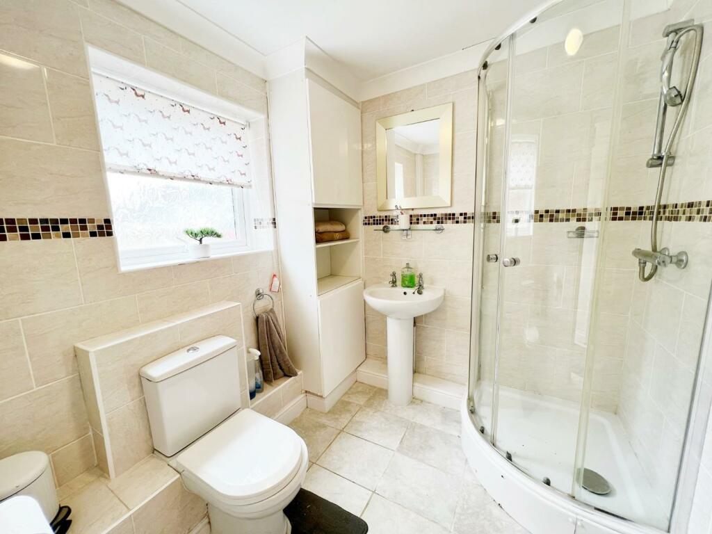 Shower Room.jpg