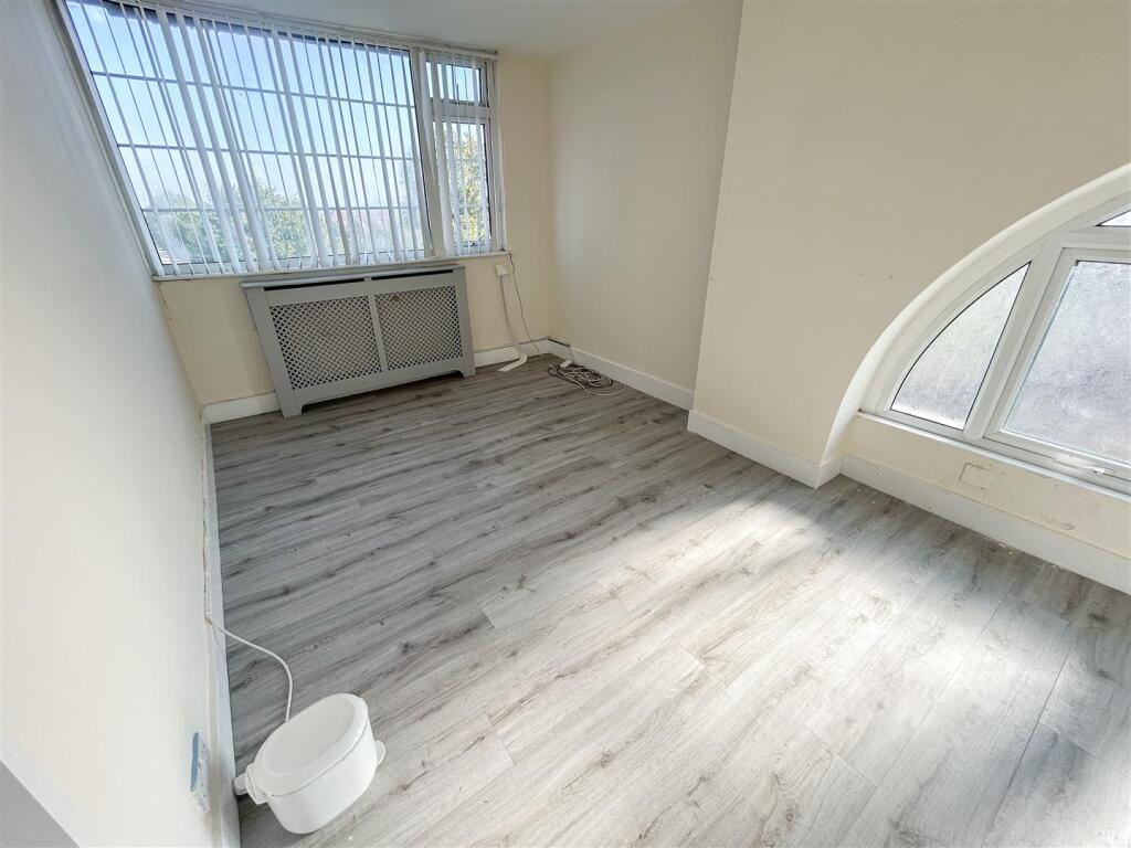 BEDROOM FIVE