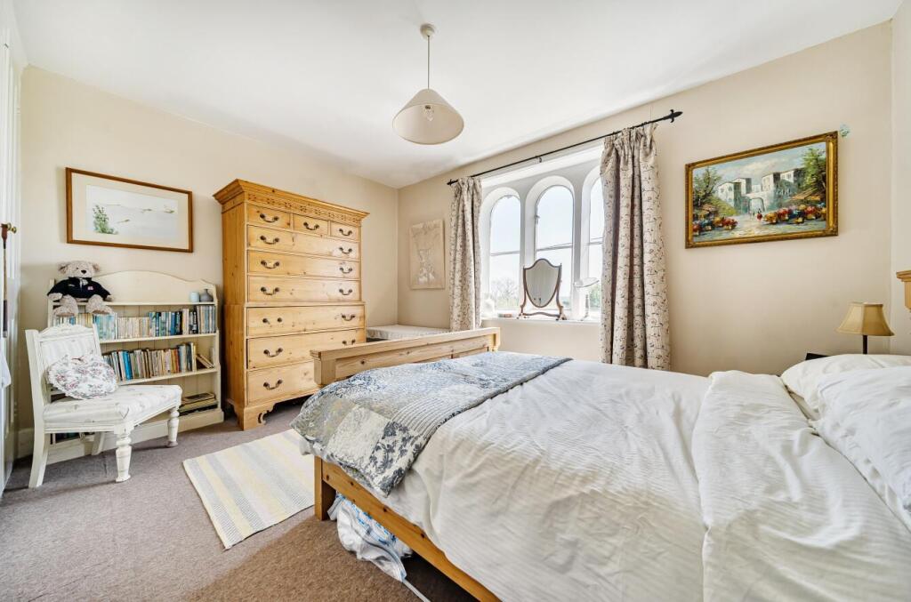 !bedroom-1284086 (19).jpg