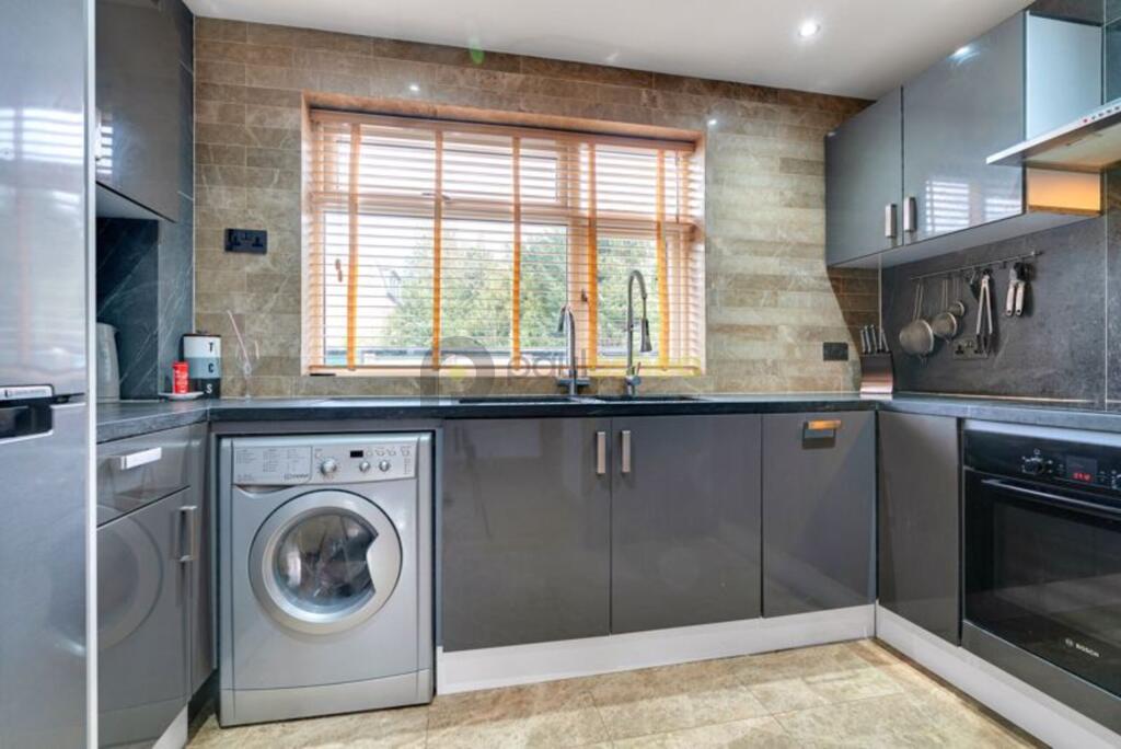 073Paul-O-shea-2-bed-RENT-CR2-www.steelelondon.co.