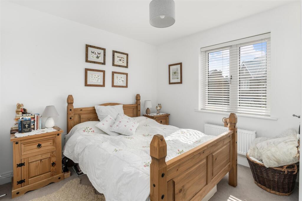 40 Cotefield Drive, Bodicote-21.jpg