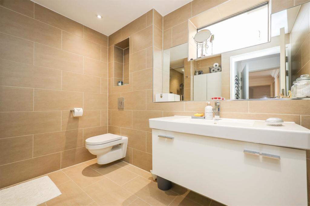 Ensuite