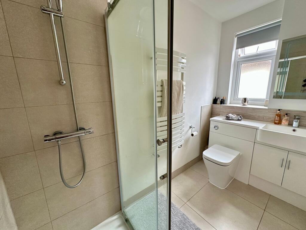 En-suite bedroom Two