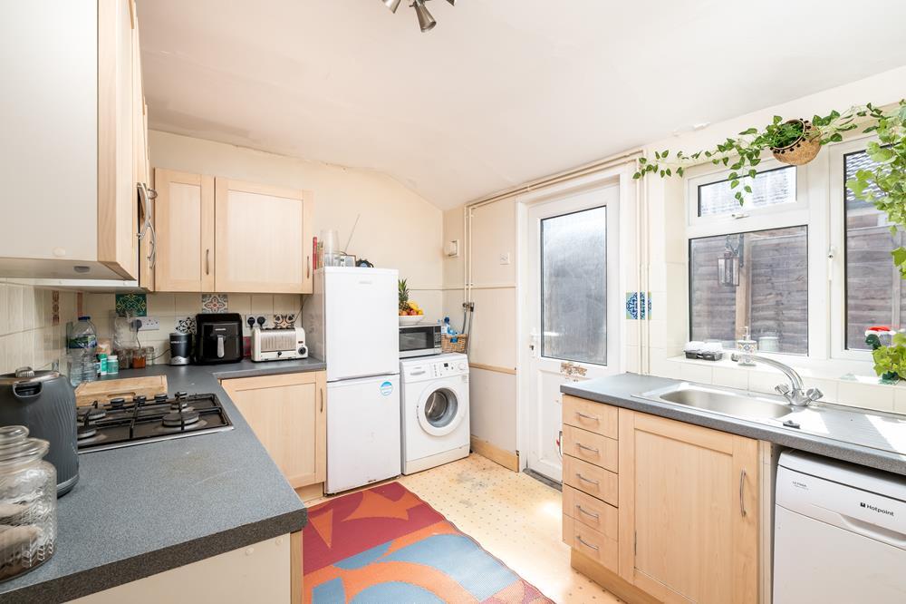 250417 - 99 George Street, Bedford - 15