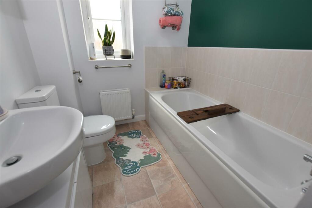 Bathroom.jpg