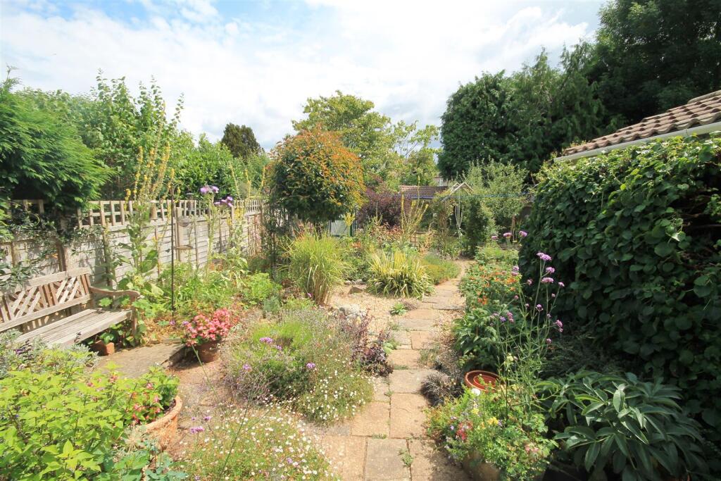 RR Garden i.JPG