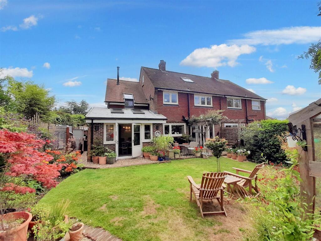 Rear garden 5 new.jpg