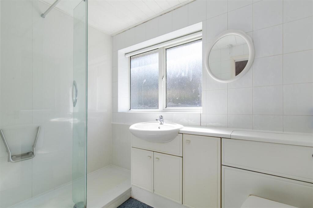 Shower Room-1.jpg