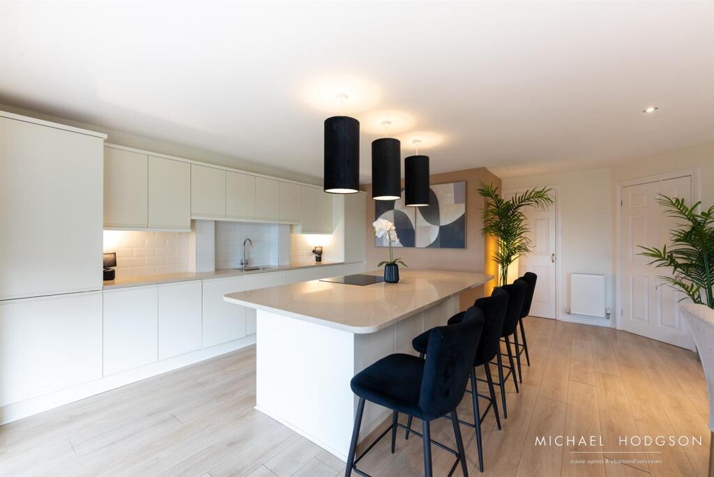 6, Normanby Court-18.jpg