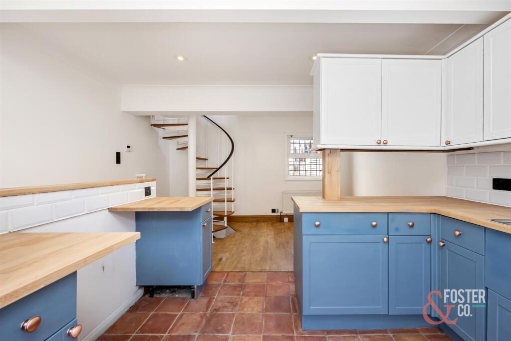 Upper Gardner Street_24-007.jpg